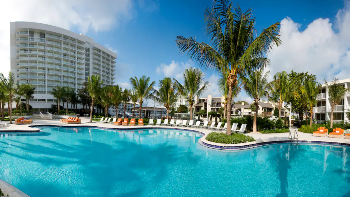 pool1_8B1736B1-77D2-445E-A67E0DCDD4142349_043da503-1a20-462c-afe844658cf019ca